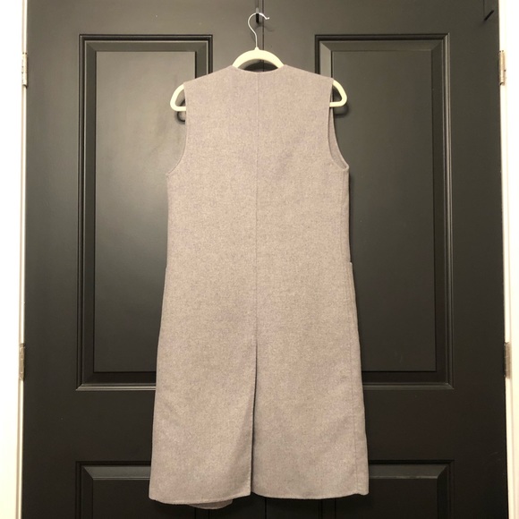 Like New Minimal Grey Sleeveless Duster - Picture 2 of 7